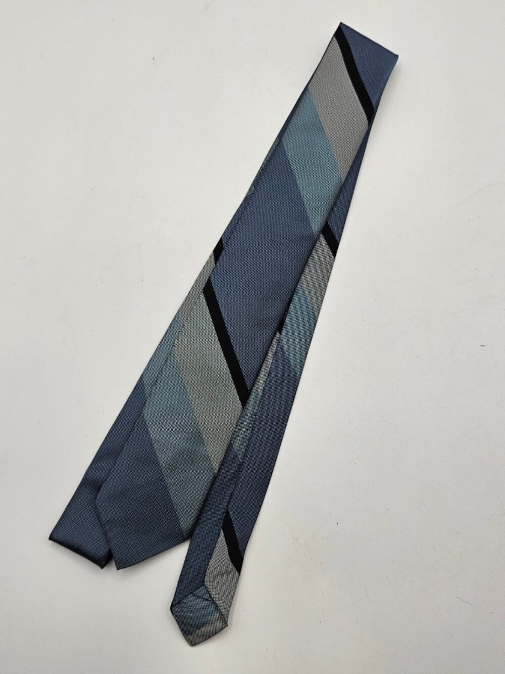 Wembley Blackberry Geometric Stripe Necktie Blue Gray Black Men’s Classic Tie